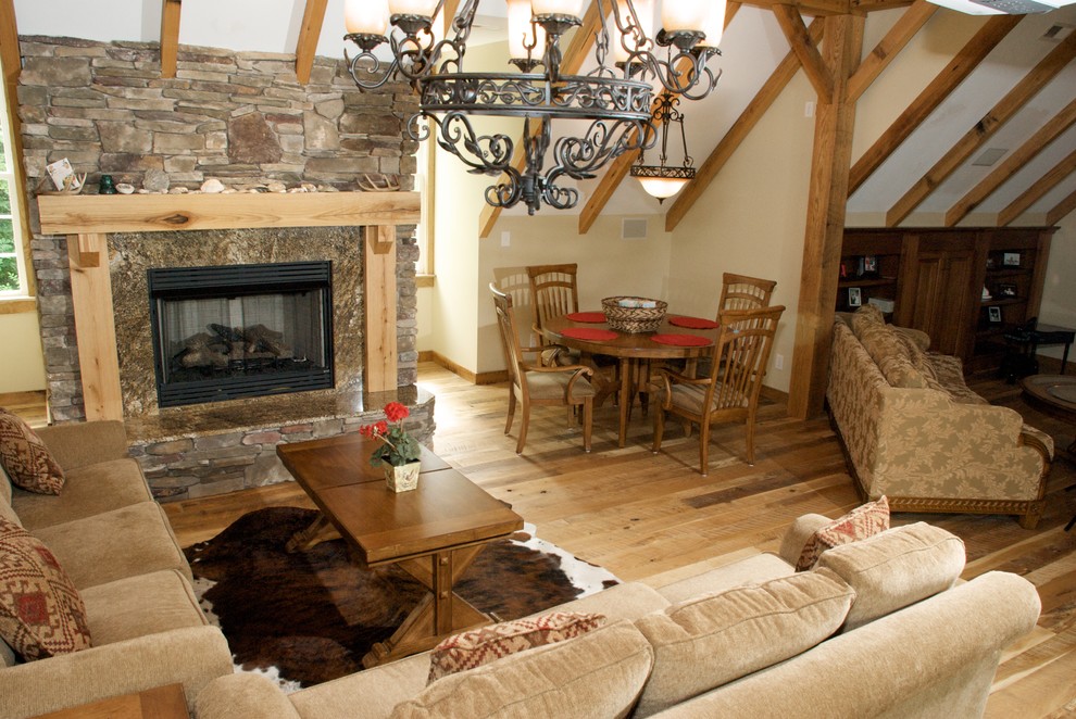 Williamsburg Timber Bonus Room