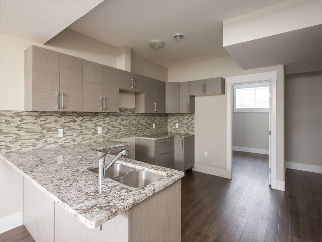 Kitchen - kitchen idea in Calgary