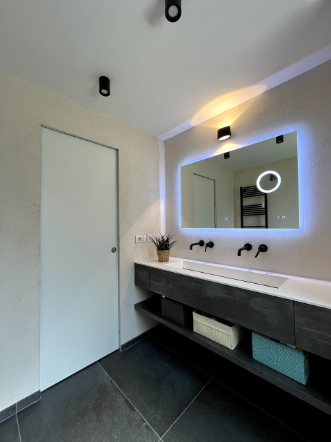 Appartamento Zamagna contemporary-bathroom