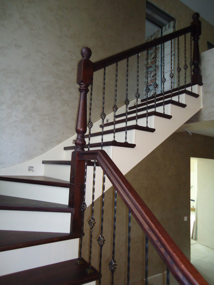 комбинированная лестница дуб-сосна