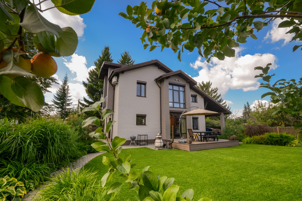 Летний дачный дом с банным комплексом