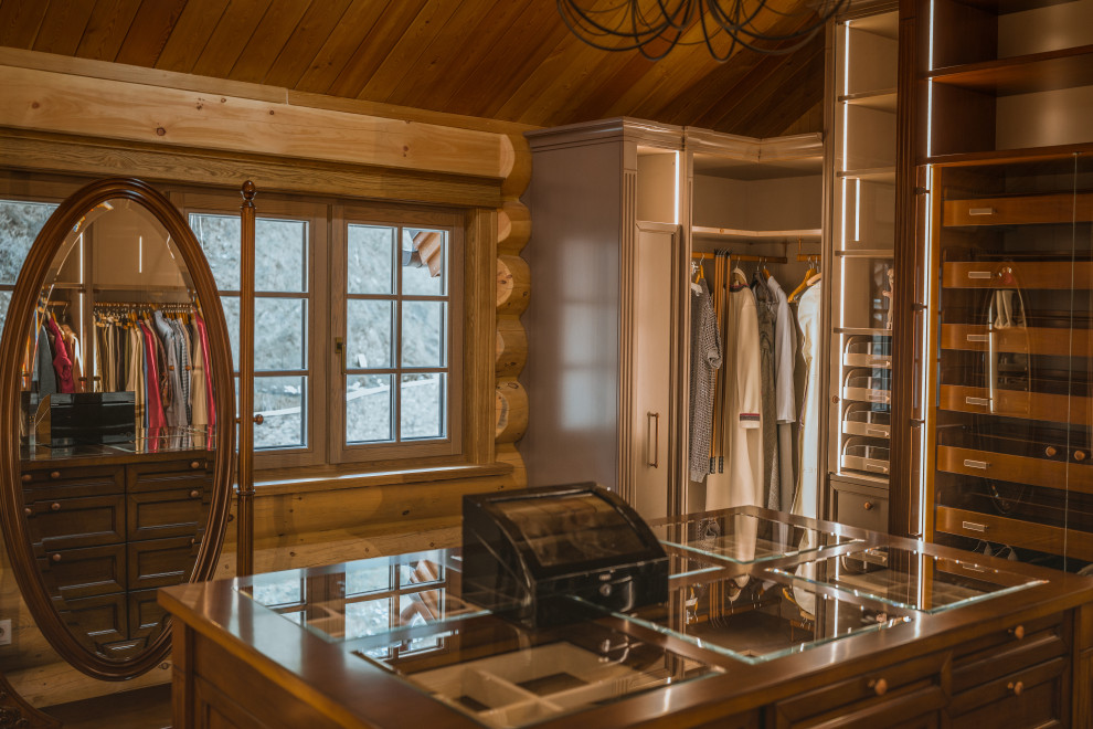 Агиос. Гардеробная в деревянном доме