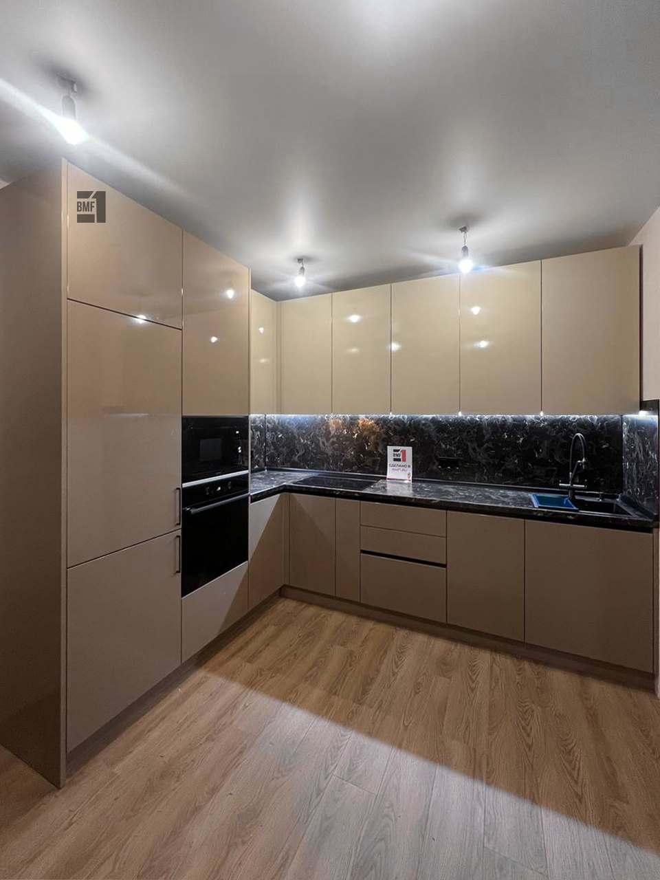 Кухня в два яруса