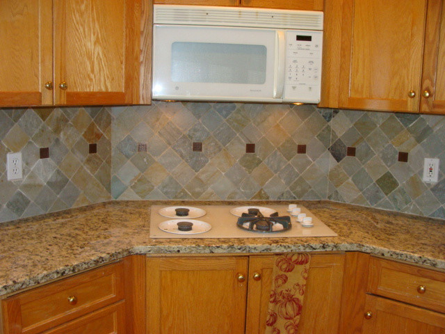 Kitchen - kitchen idea in Atlanta
