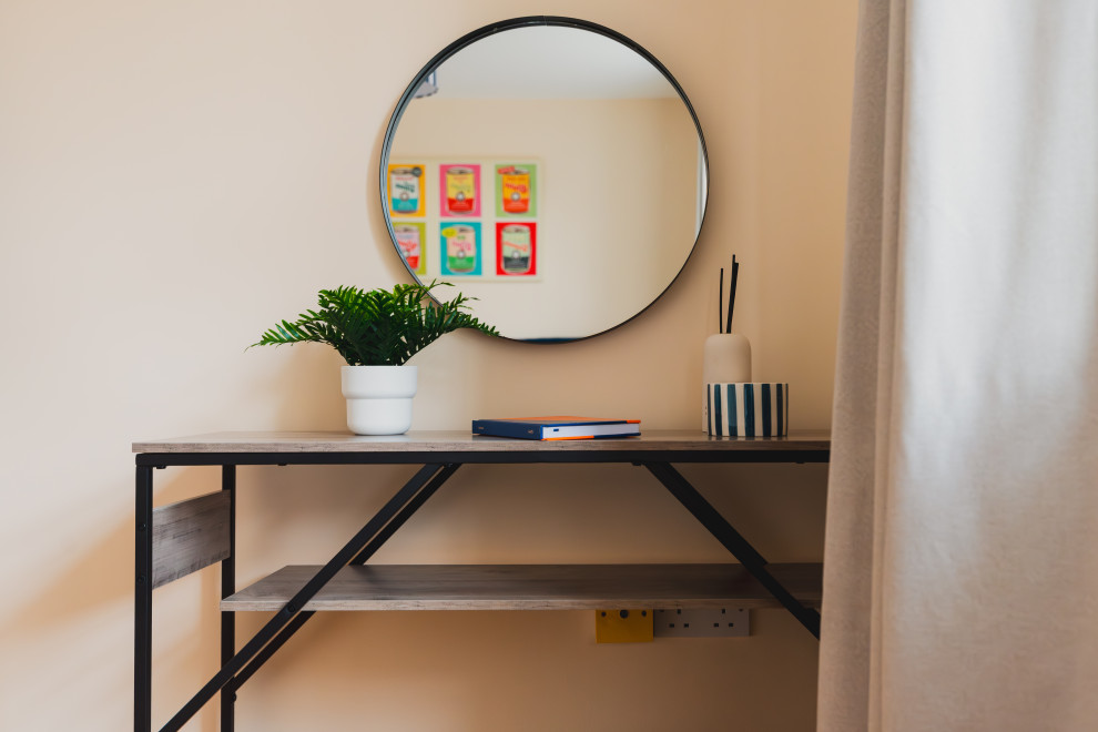 Chartwell close empty property, stage to sell