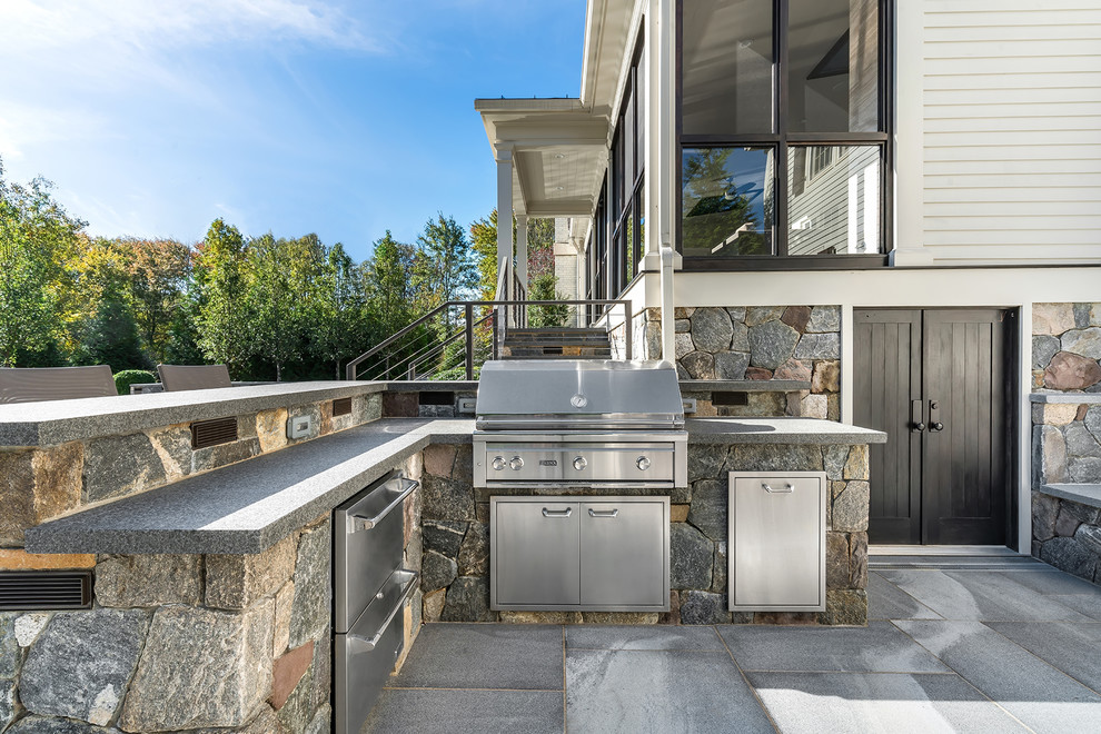 Example of a classic home design design in New York