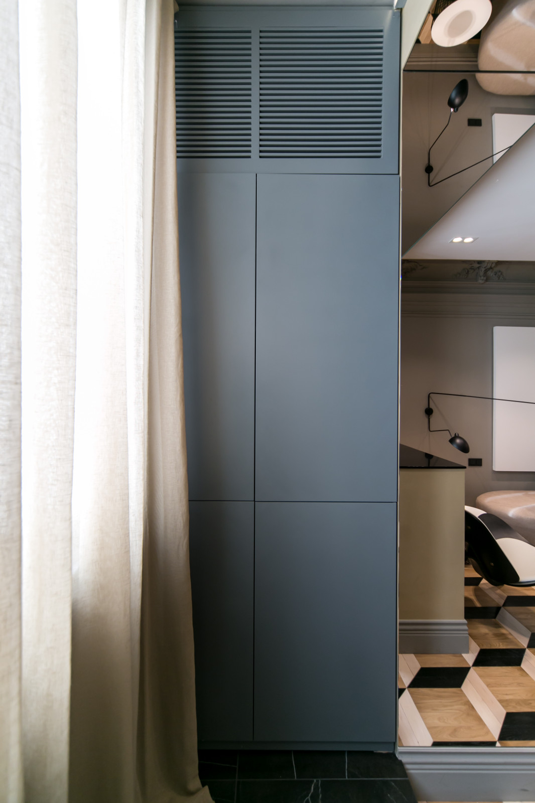 Гостиная с холстами