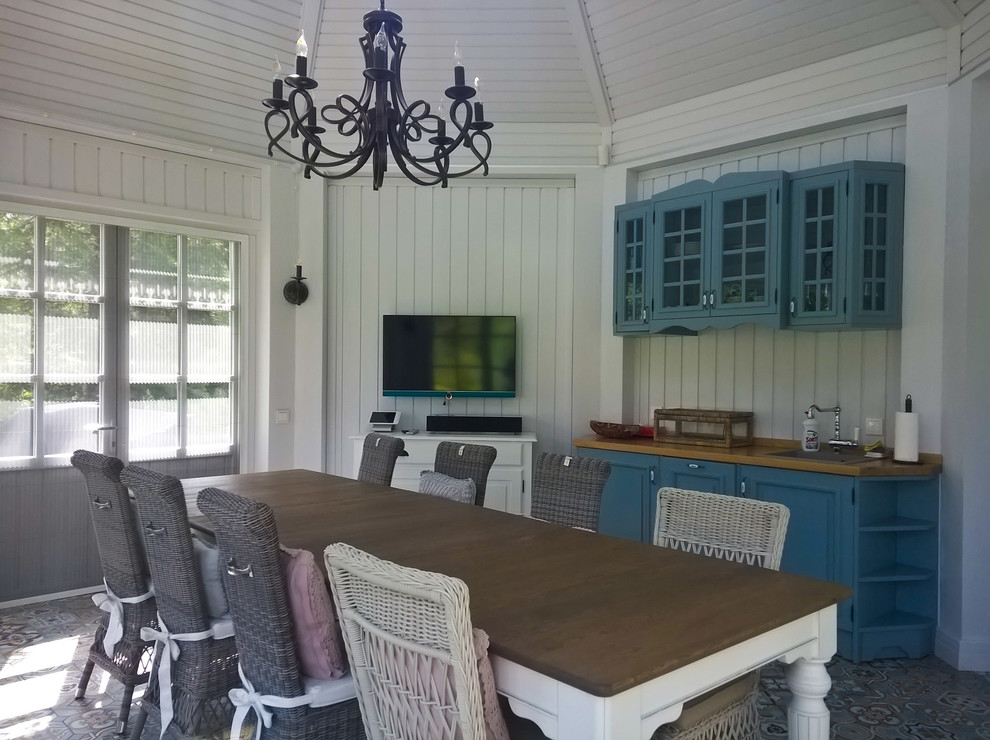 Традиционный летний павильон