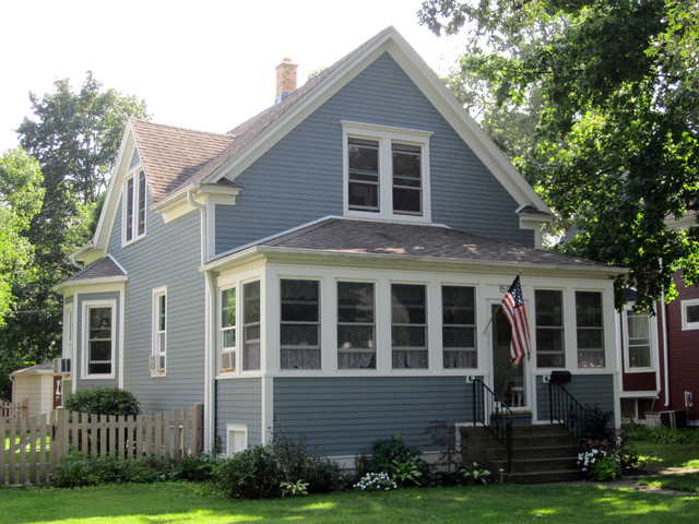 Farm House Style Home Wilmette, IL in James Hardie Siding & Trim ...