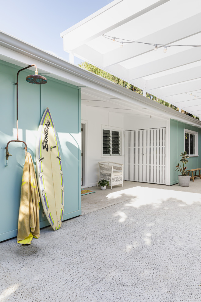 Design ideas for a beach style patio in Perth.