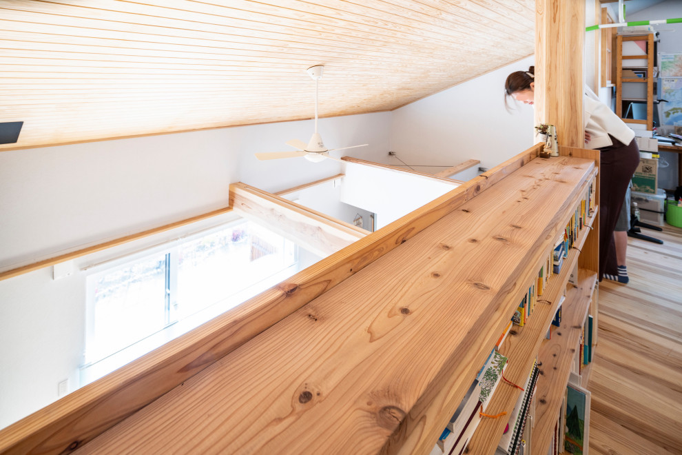 福岡にあるおしゃれなファミリールームの写真