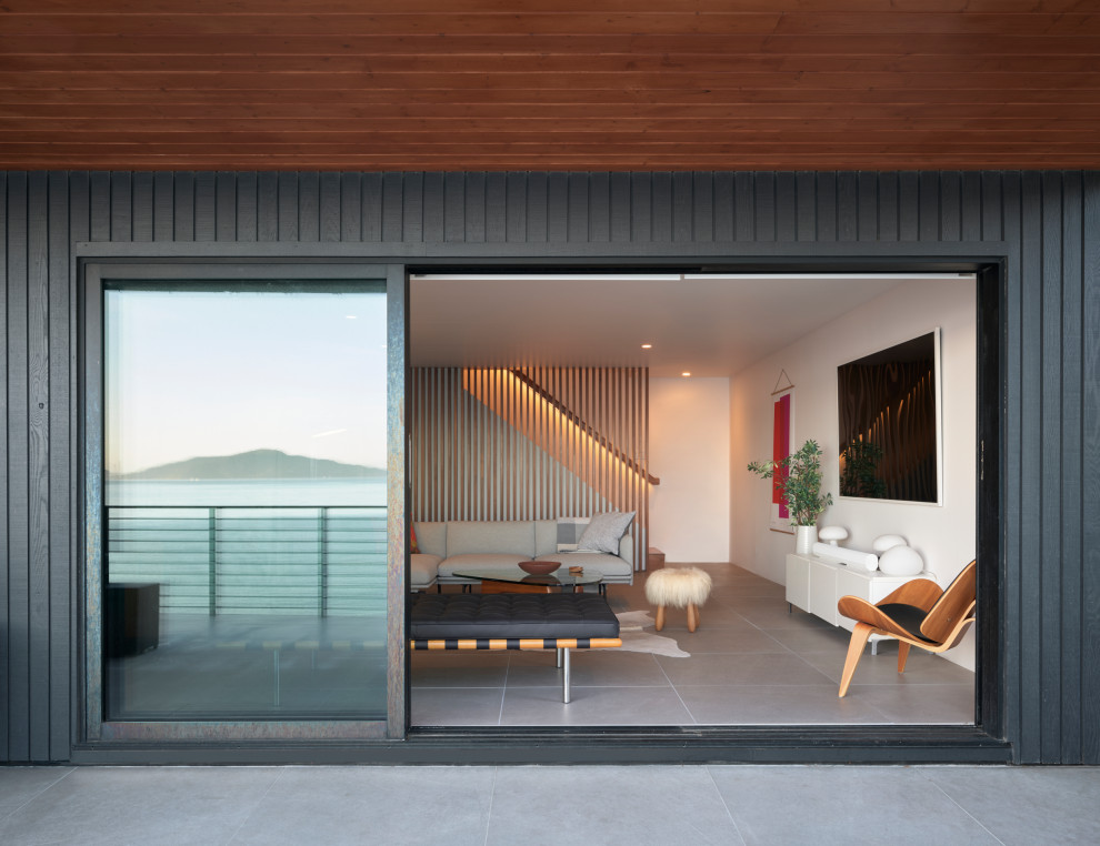 Example of a mid-century modern living room design in San Francisco