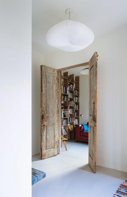 Eclectic Oceanfront modern-games-room
