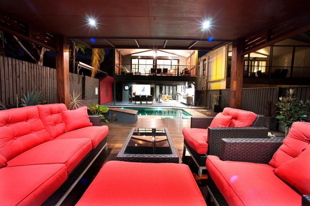 Inspiration for a contemporary deck in Brisbane.