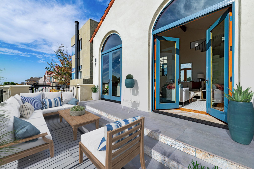 Transitional home design photo in San Francisco