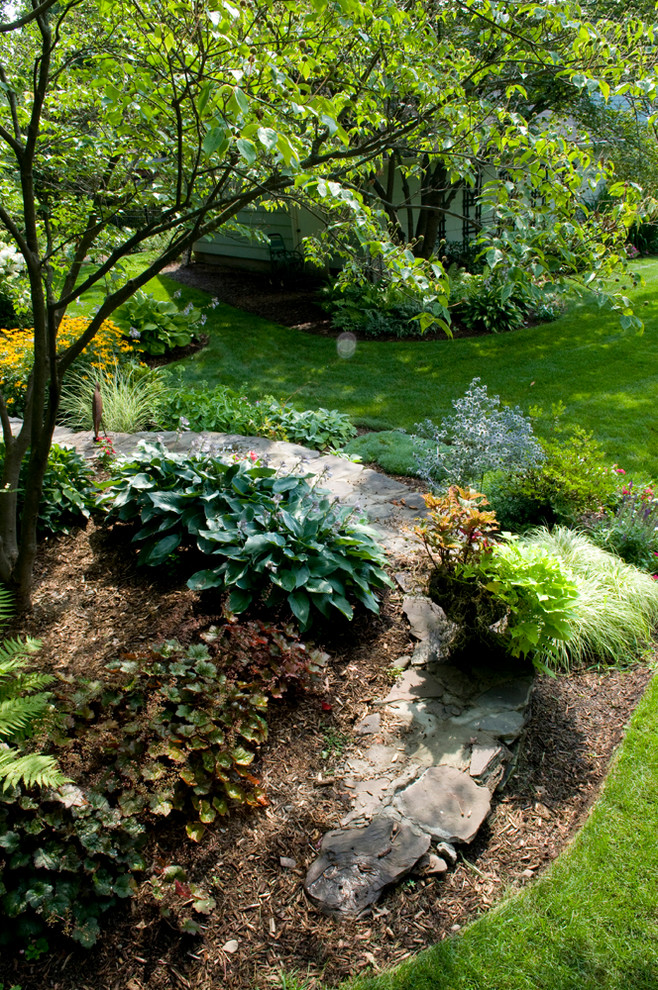 Inspiration for a traditional shaded garden in New York.