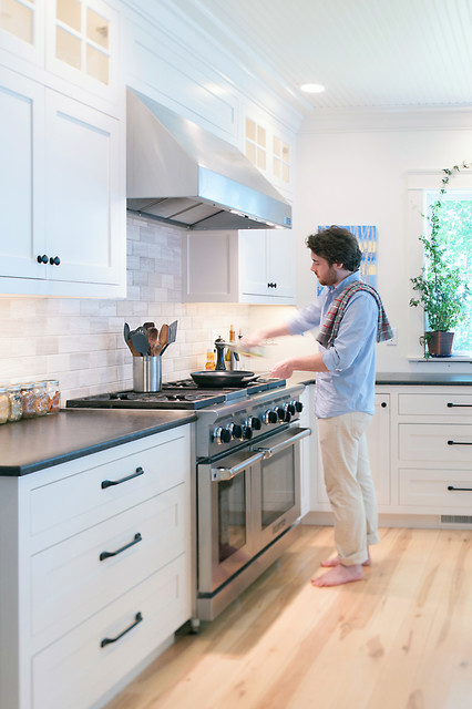 Dockside traditional-kitchen