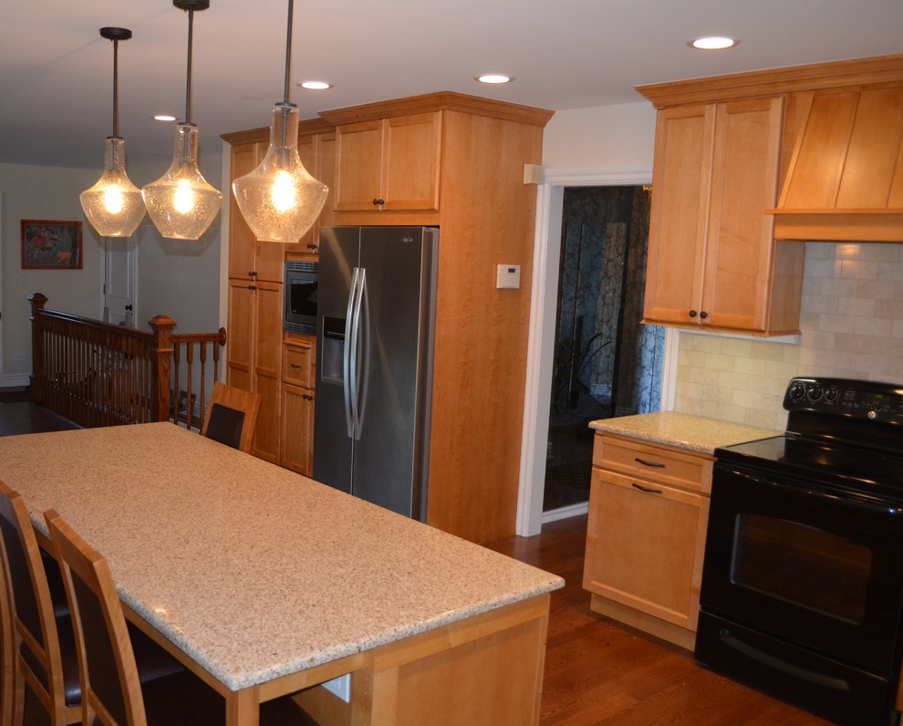 Inspiration for a transitional kitchen remodel in Chicago