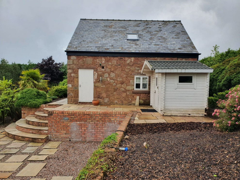 Garage Conversion to Man Pad