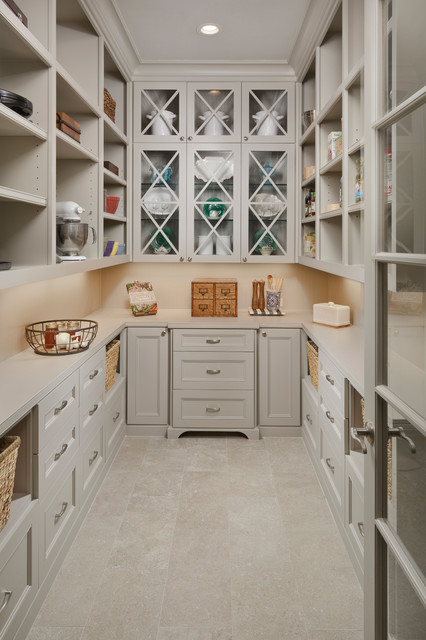 Pantry traditional-kitchen