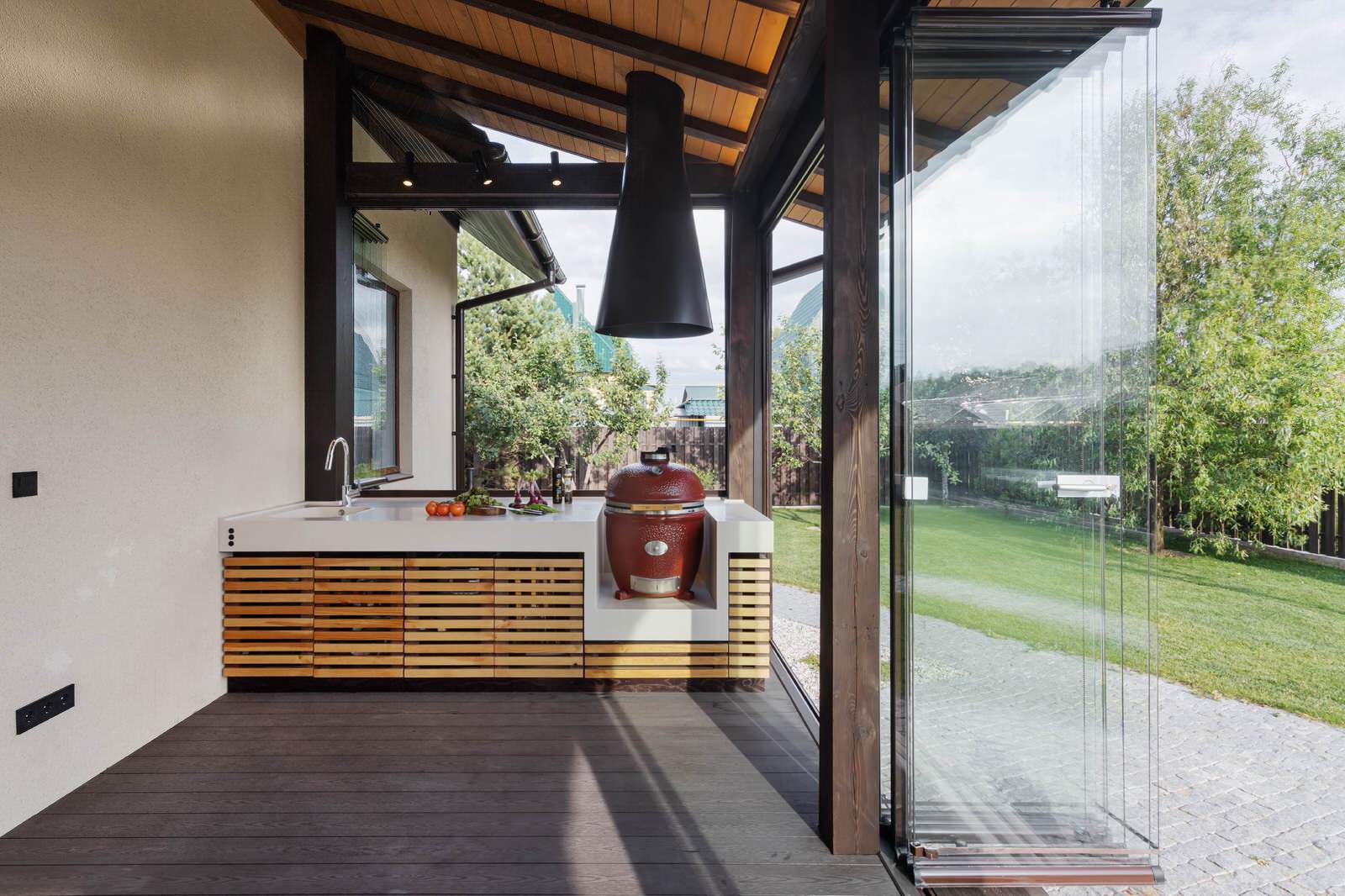 Остекленная терраса ЕЩЕ НЕМНОГО ЛЕТА