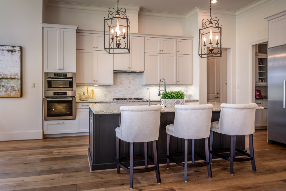 Inspiration for a transitional kitchen remodel in Houston