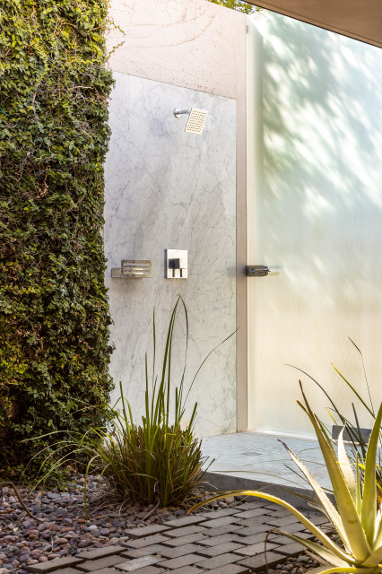 Outdoor Shower Co. Offers Wall Mount and Free-Standing Showers