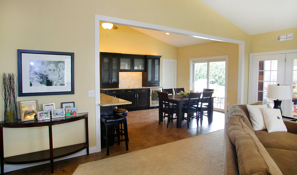 Transitional kitchen photo in Chicago