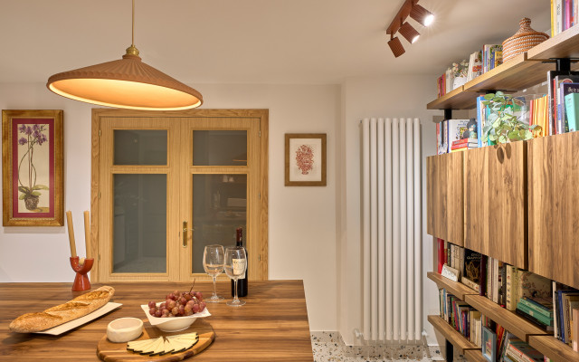 Cocina luminosa y ba&ntilde;os atemporales minimalistisch-kueche