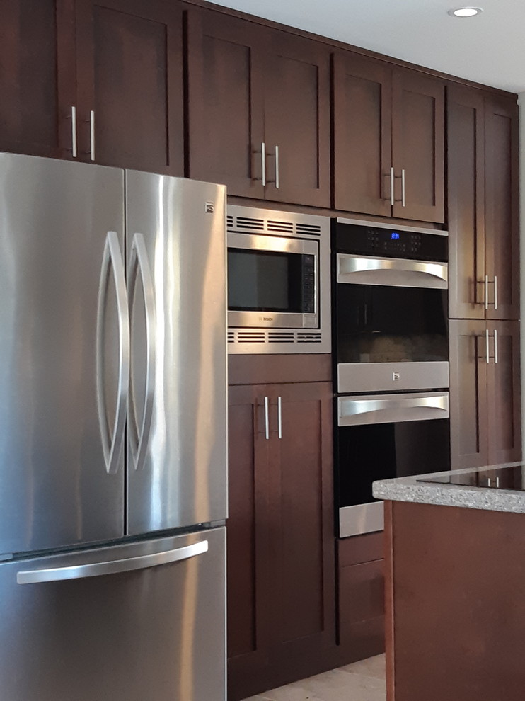 Kitchen - transitional kitchen idea