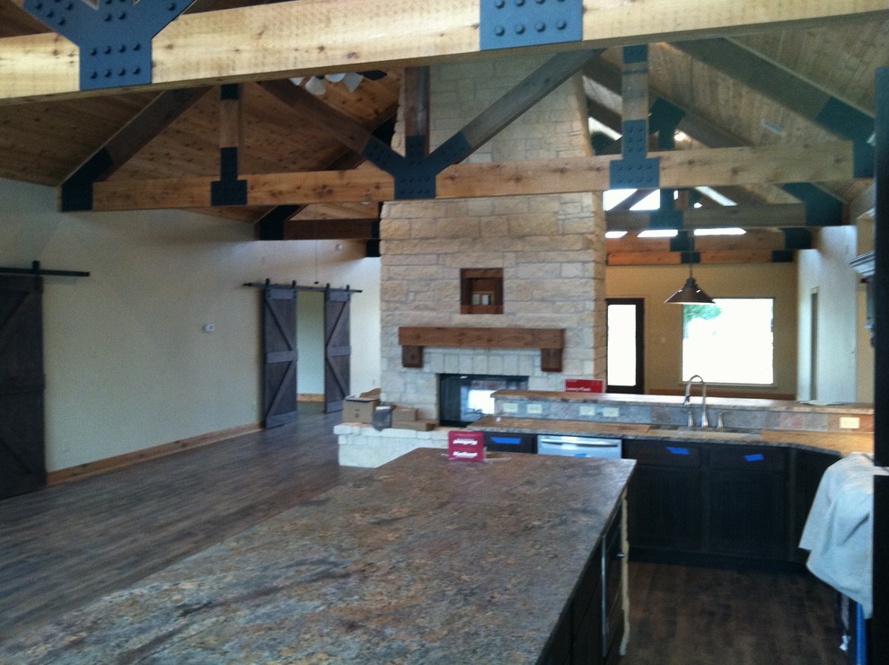 Mountain style home design photo in Houston