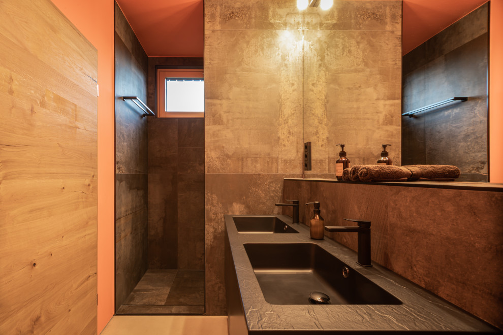На фото: маленькая ванная комната в стиле модернизм с тумбой под две раковины и деревянными стенами для на участке и в саду