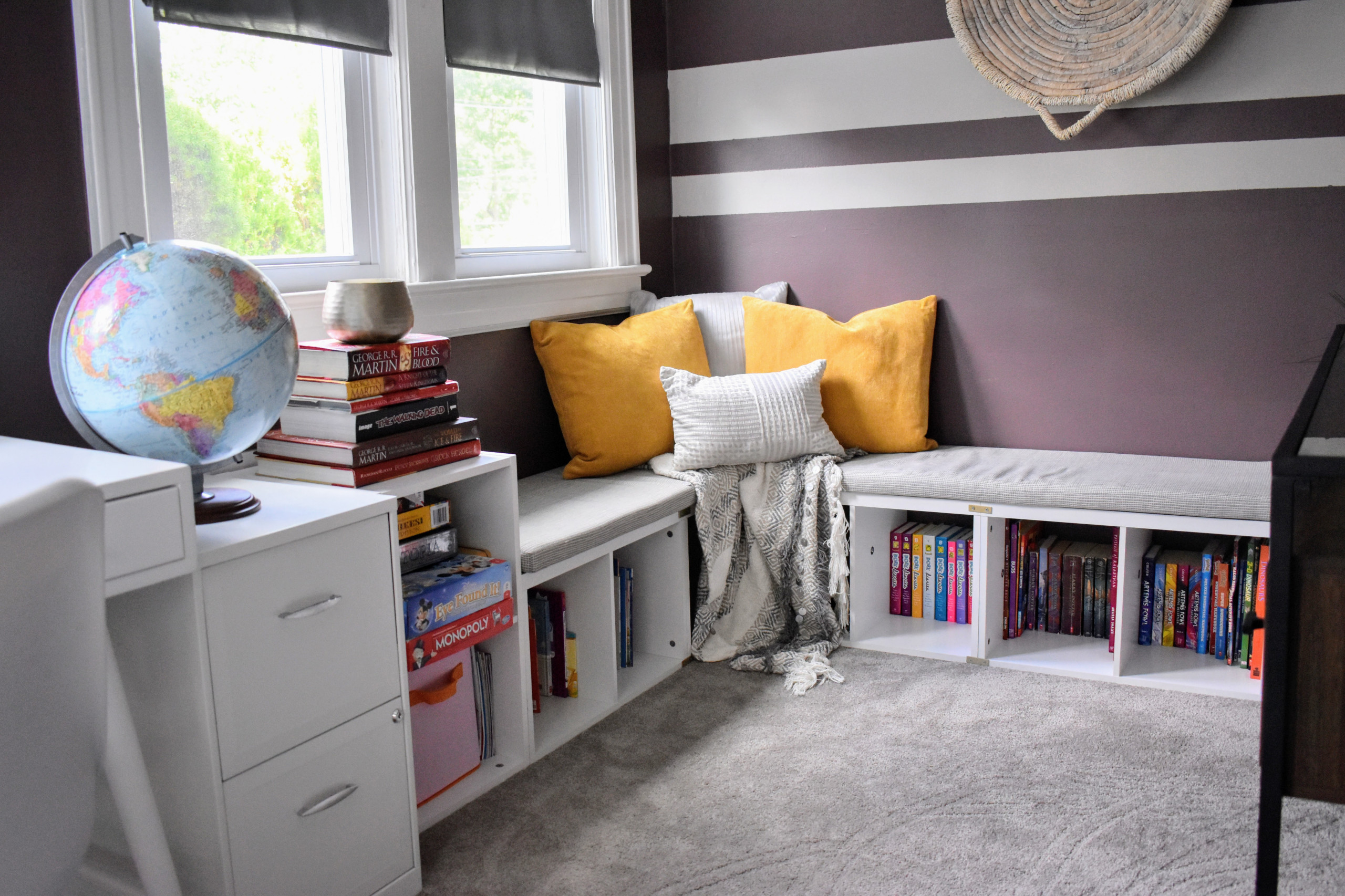 Artemis top corner banquette