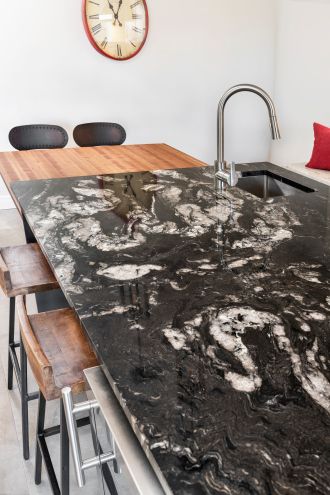Transitional home design photo in Ottawa