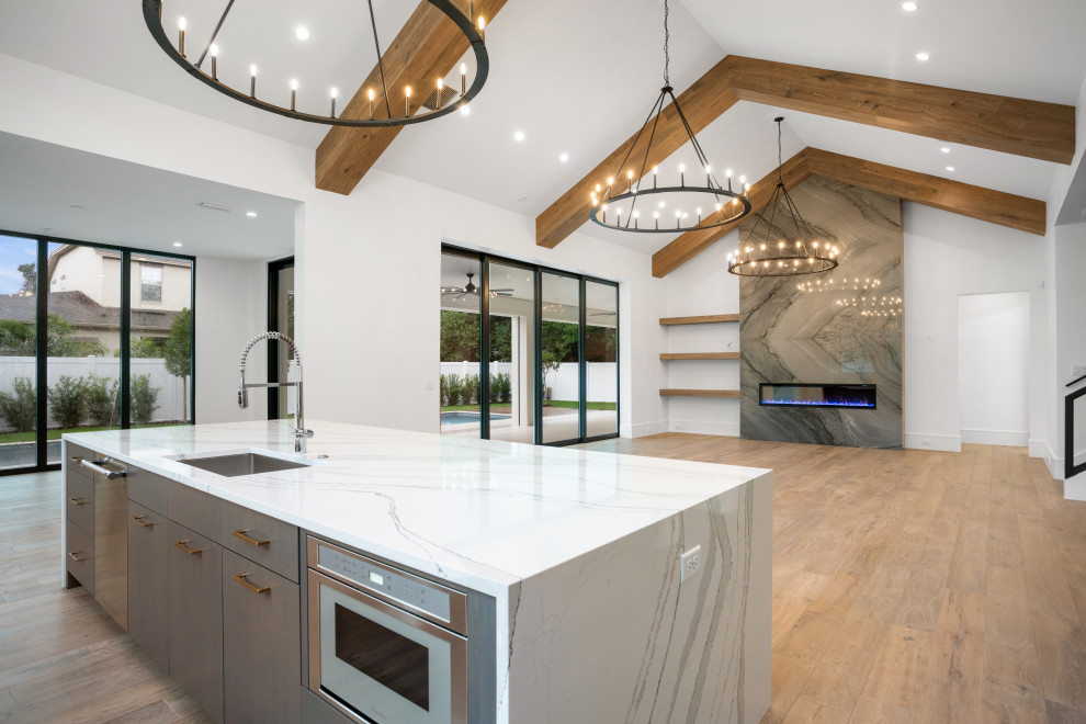 Example of a transitional kitchen design in Orlando