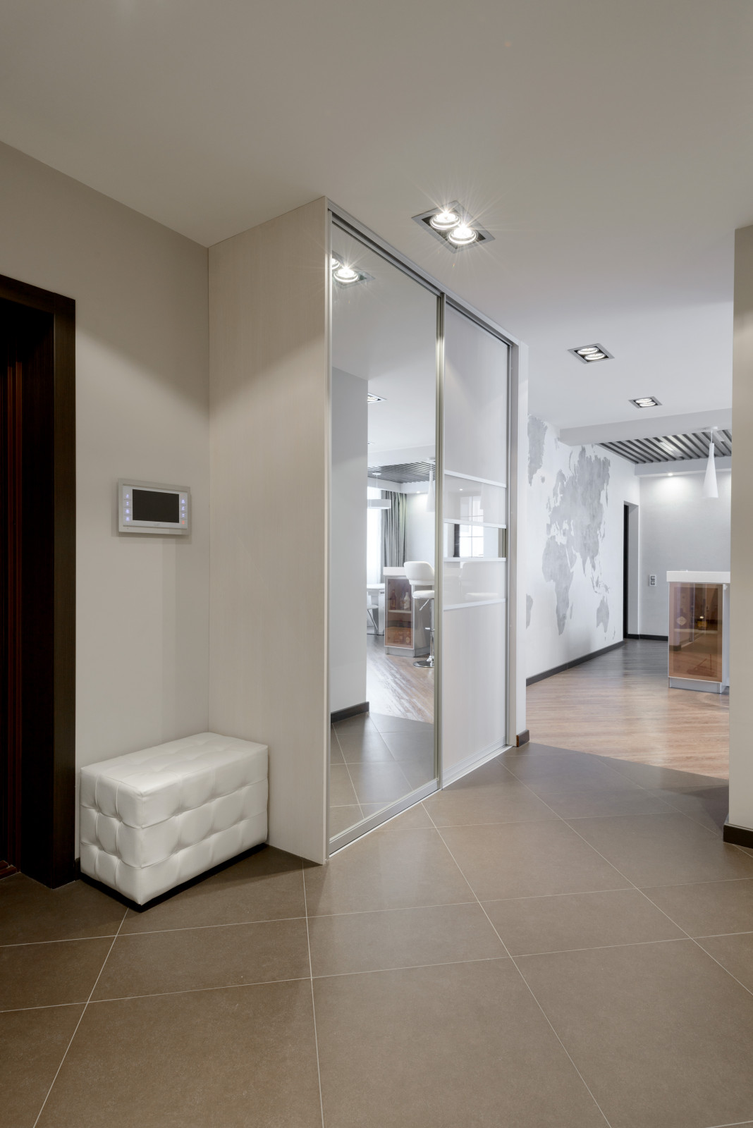 Трехкомнатная квартира-студия в современном стиле