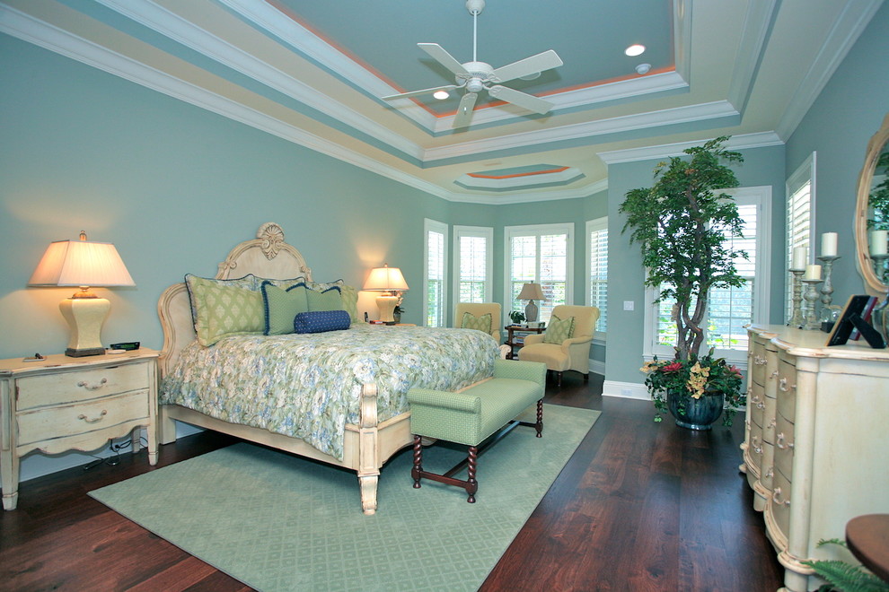 Design ideas for a traditional bedroom in Jacksonville.