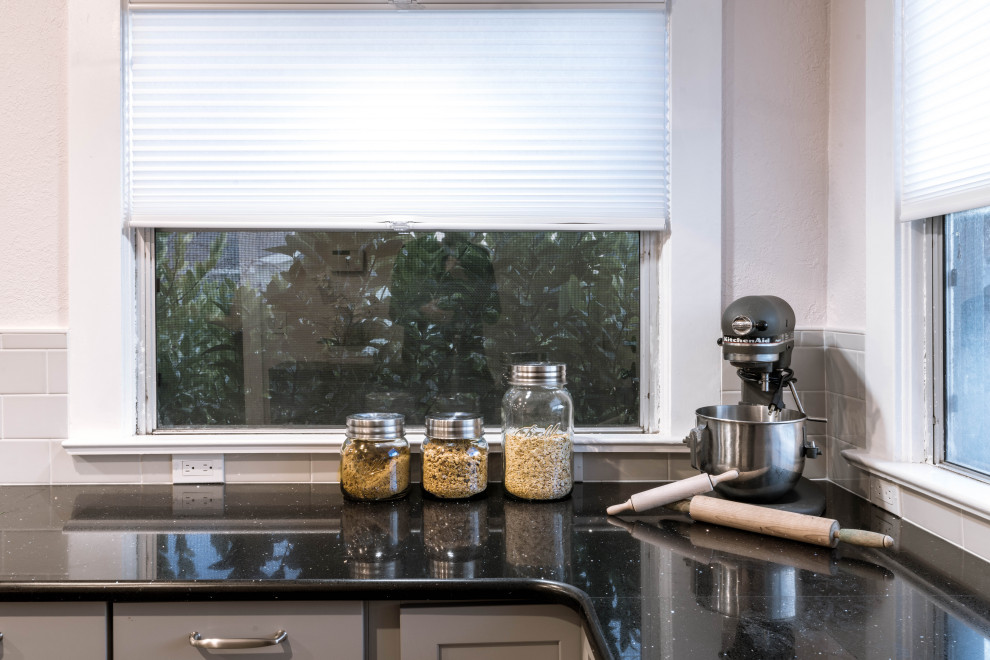 Clinton Kitchen