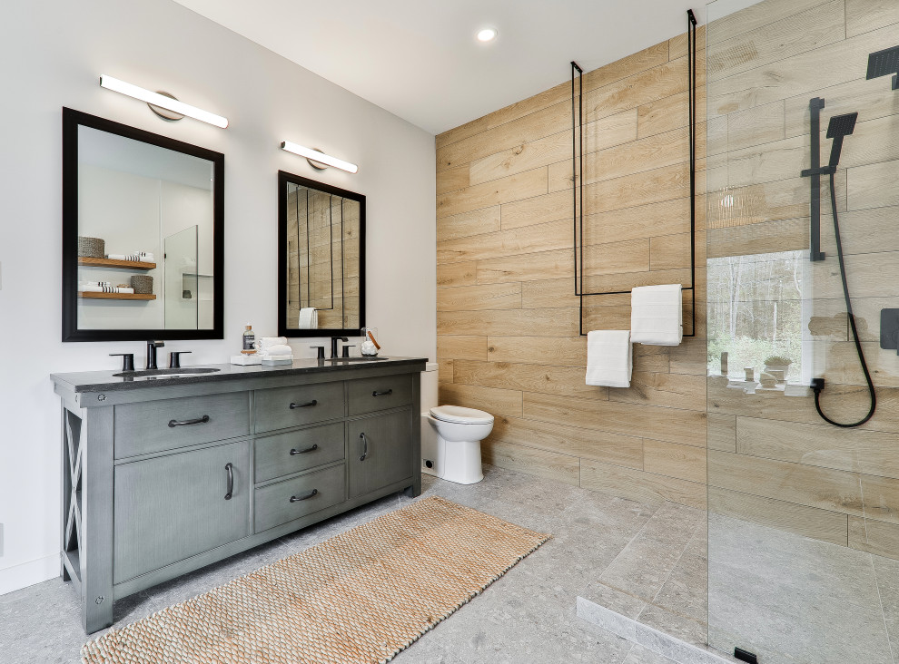 Large transitional master bathroom in Montreal with flat-panel cabinets, green cabinets, an open shower, a one-piece toilet, brown tile, wood-look tile, white walls, terrazzo floors, an undermount sink, quartzite benchtops, grey floor, an open shower, grey benchtops, a niche, a double vanity and a freestanding vanity.