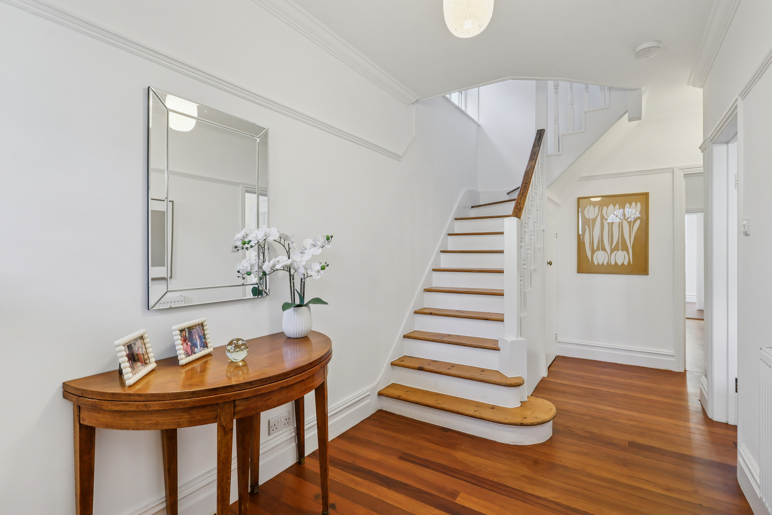 Three bedroom detached house in Thames Ditton