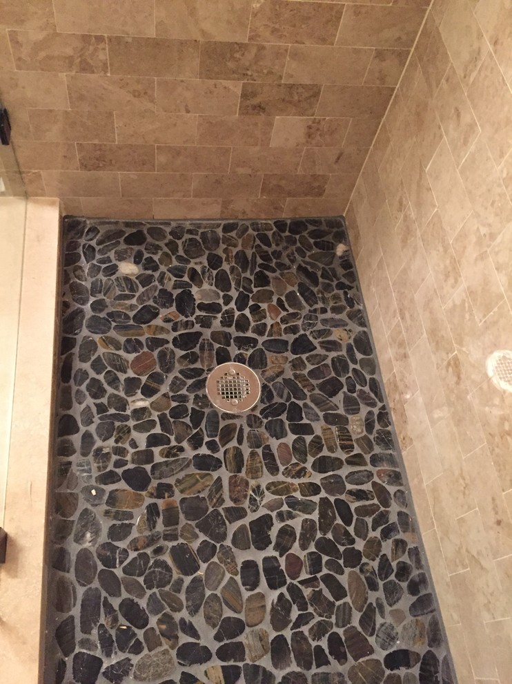 Ricozzi guest bathroom