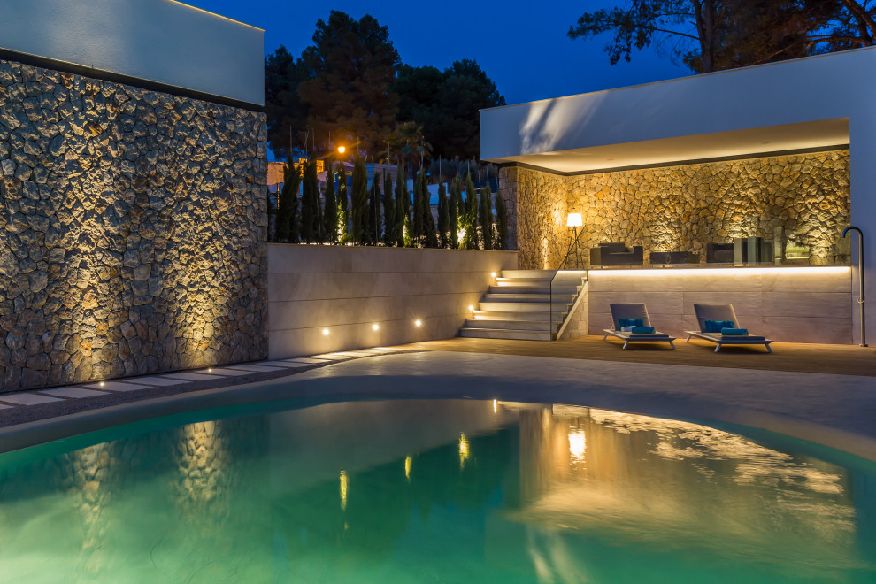 Inspiration for a modern pool in Palma de Mallorca.