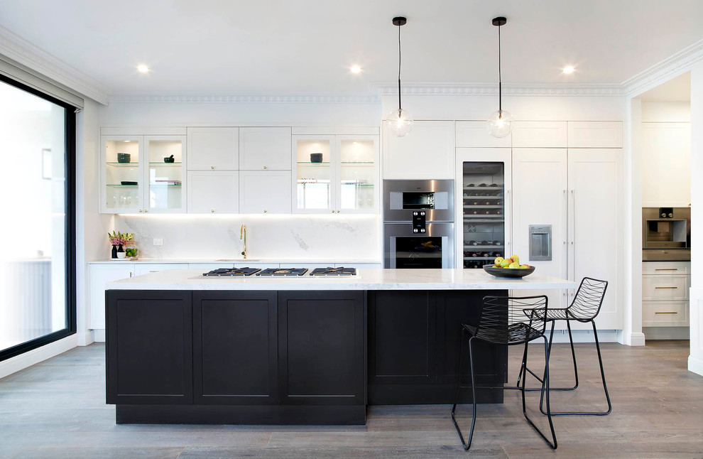 Design ideas for a transitional kitchen in Melbourne.