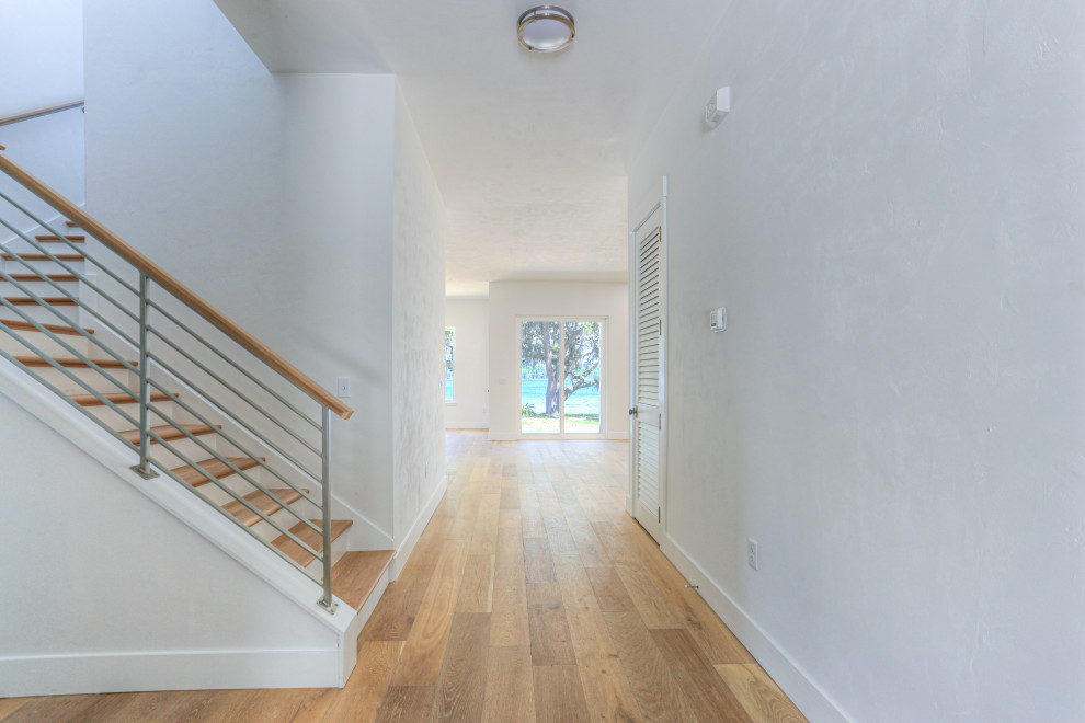 Custom Home - Lake Winnott, FL