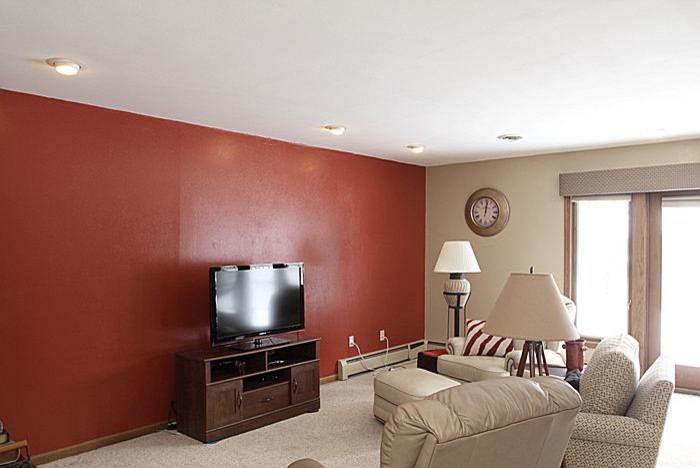 Inspiration for a transitional home design remodel in Cedar Rapids