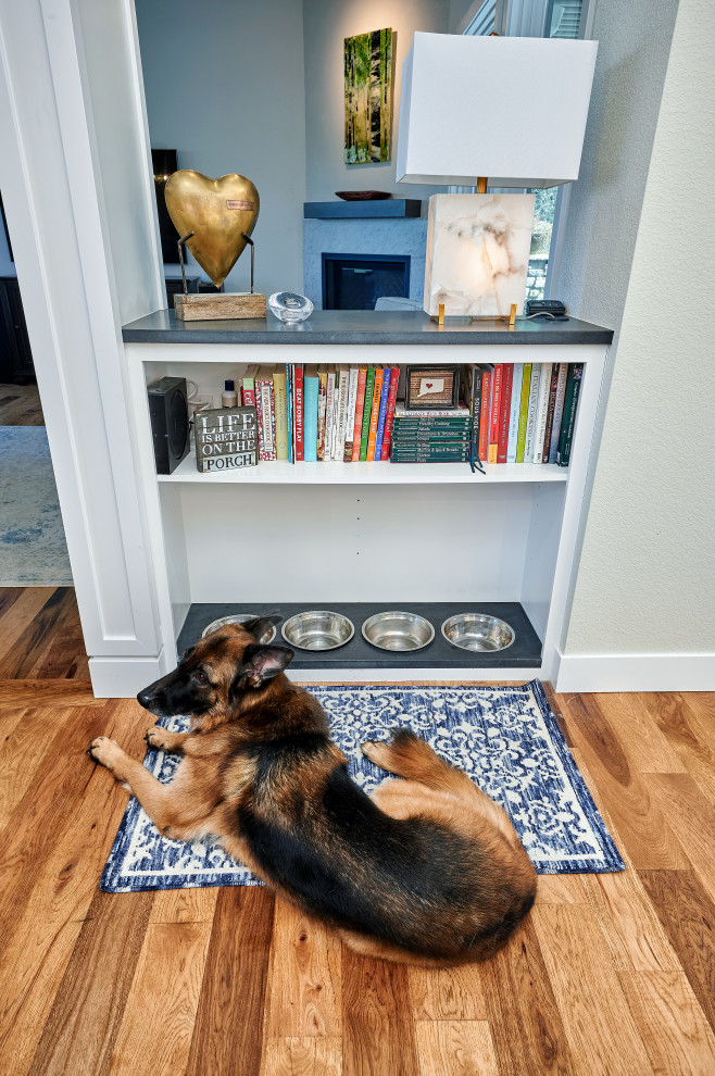 Transitional home design photo in Denver