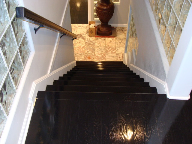 Ebony High Gloss Wood Floors Minimalistisch Treppen