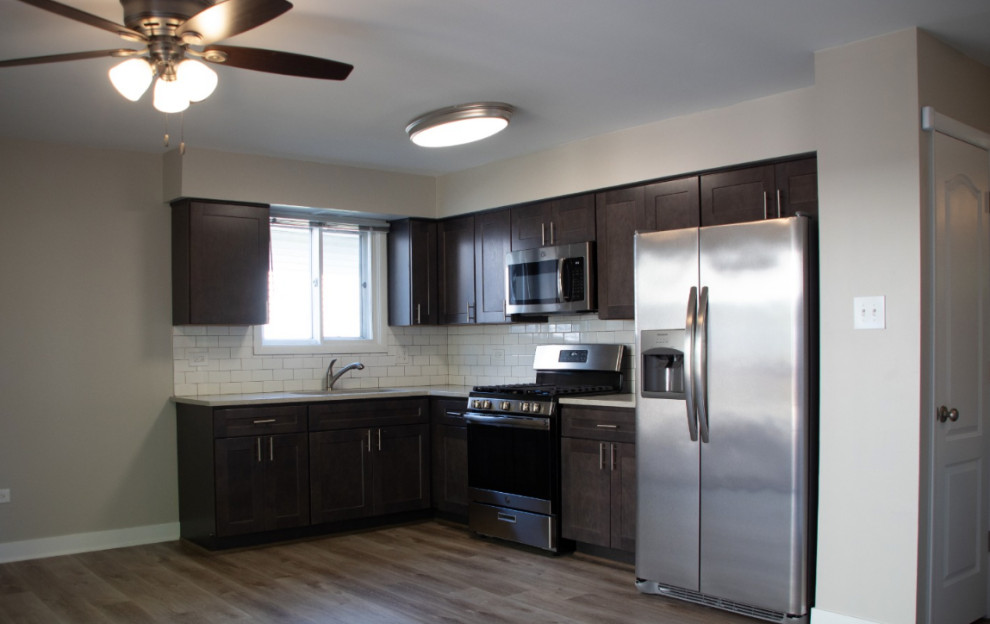 Kitchen - kitchen idea in Chicago
