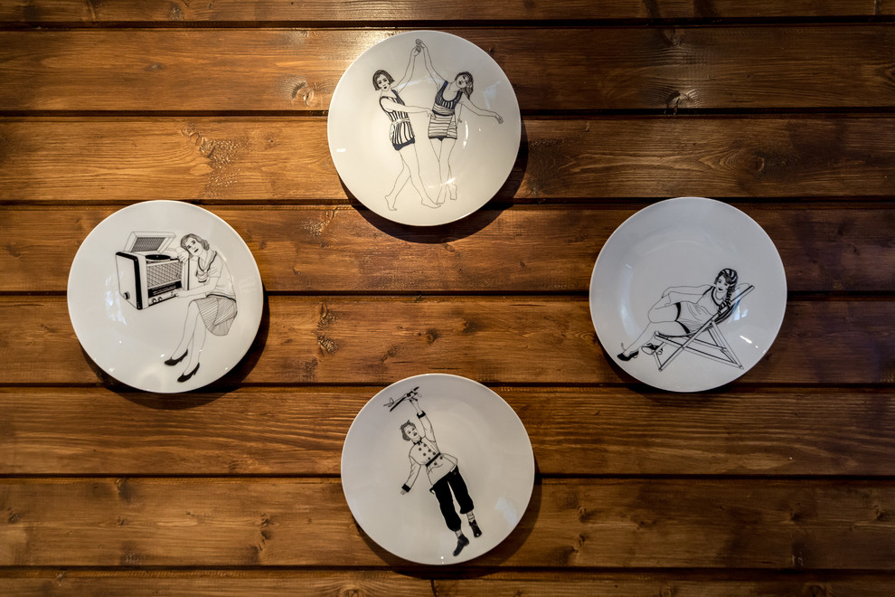 Дачный ответ: "Синяя кухня у белого камина"