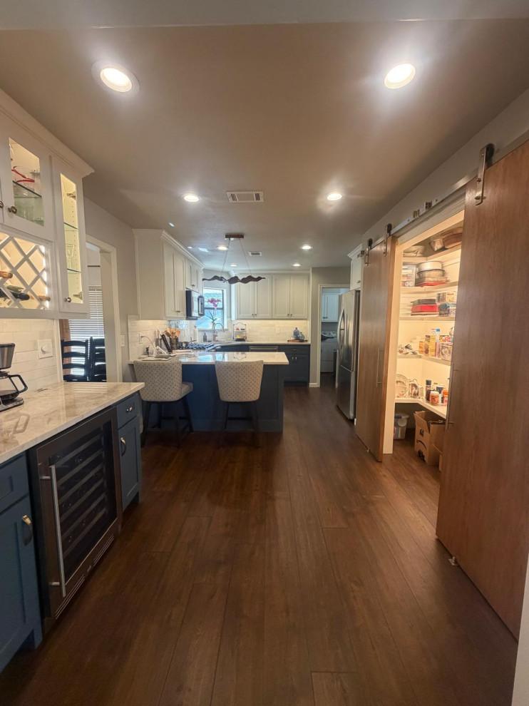 Water's,  Kitchen
